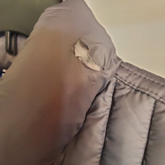 NWT (DEFECT) Tommy Hilfiger Mens Down Puffer Jacket Size M Carbon $195 3C464 - Picture 5 of 5